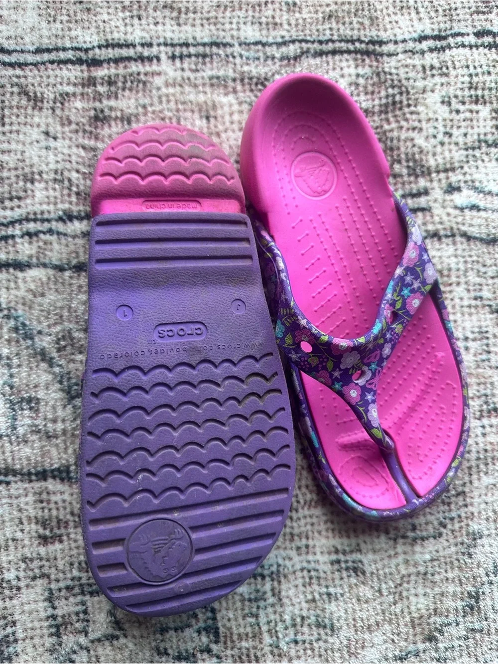 CROCS Kadee II Flip Flop Sandals, floral, Kids size 1